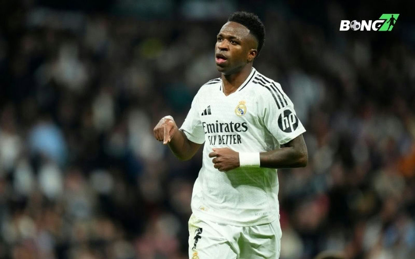 Vinicius chính thức lên tiếng về tương lai tại Real Madrid