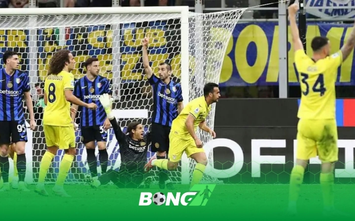 Napoli và Inter rượt đuổi nghẹt thở trước vòng cuối Serie A
