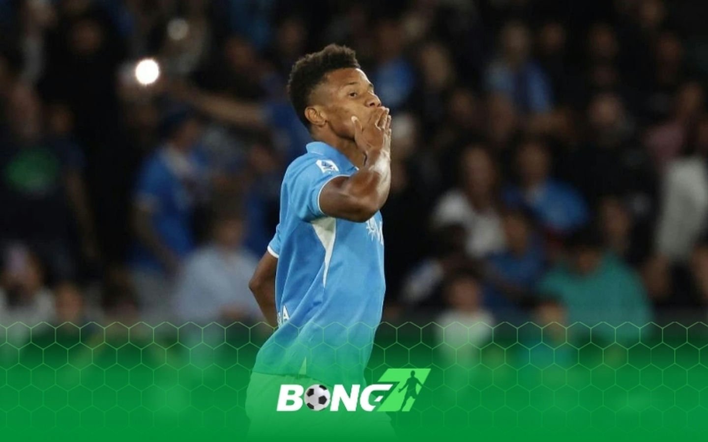 Neres tái xuất mạnh mẽ, Napoli tự tin đua Scudetto