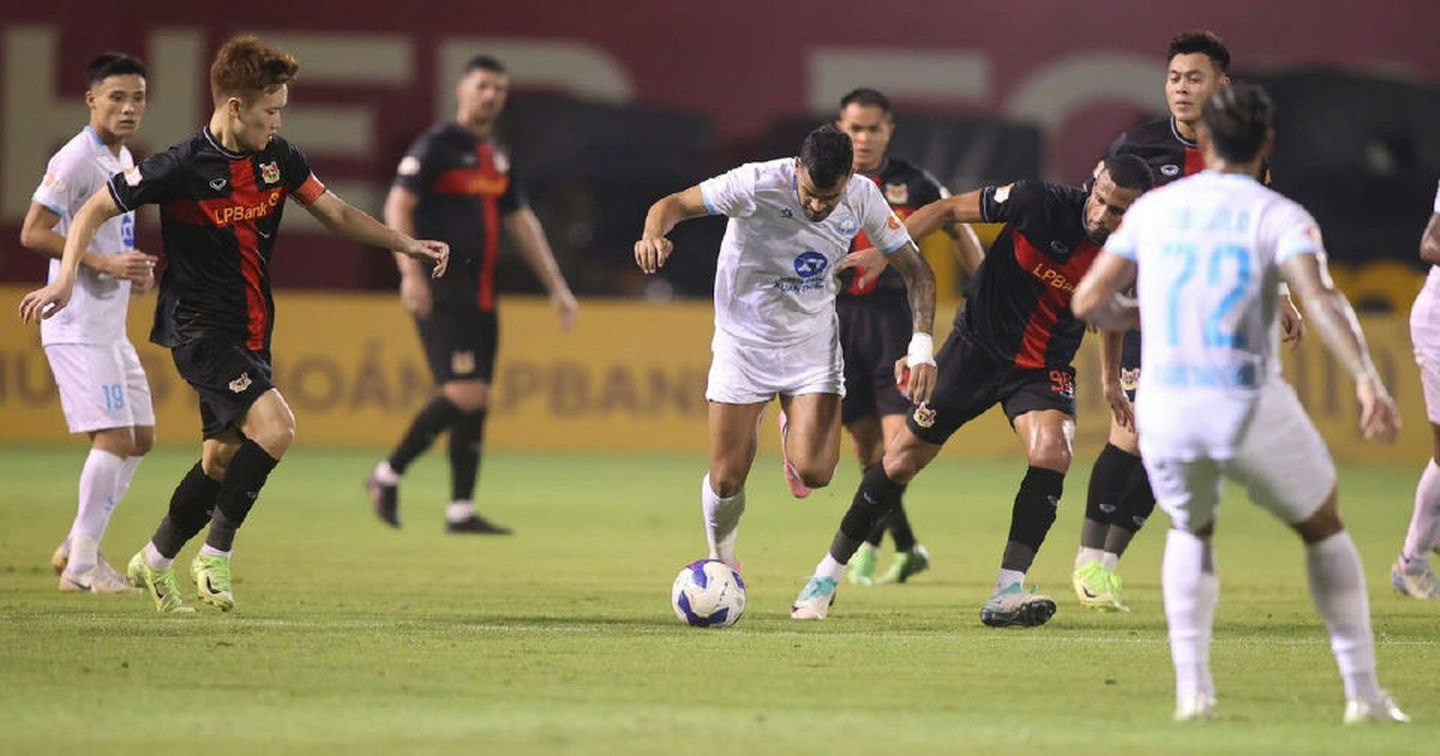 V.League 2025-2026: Hai thái cực của Nam Định