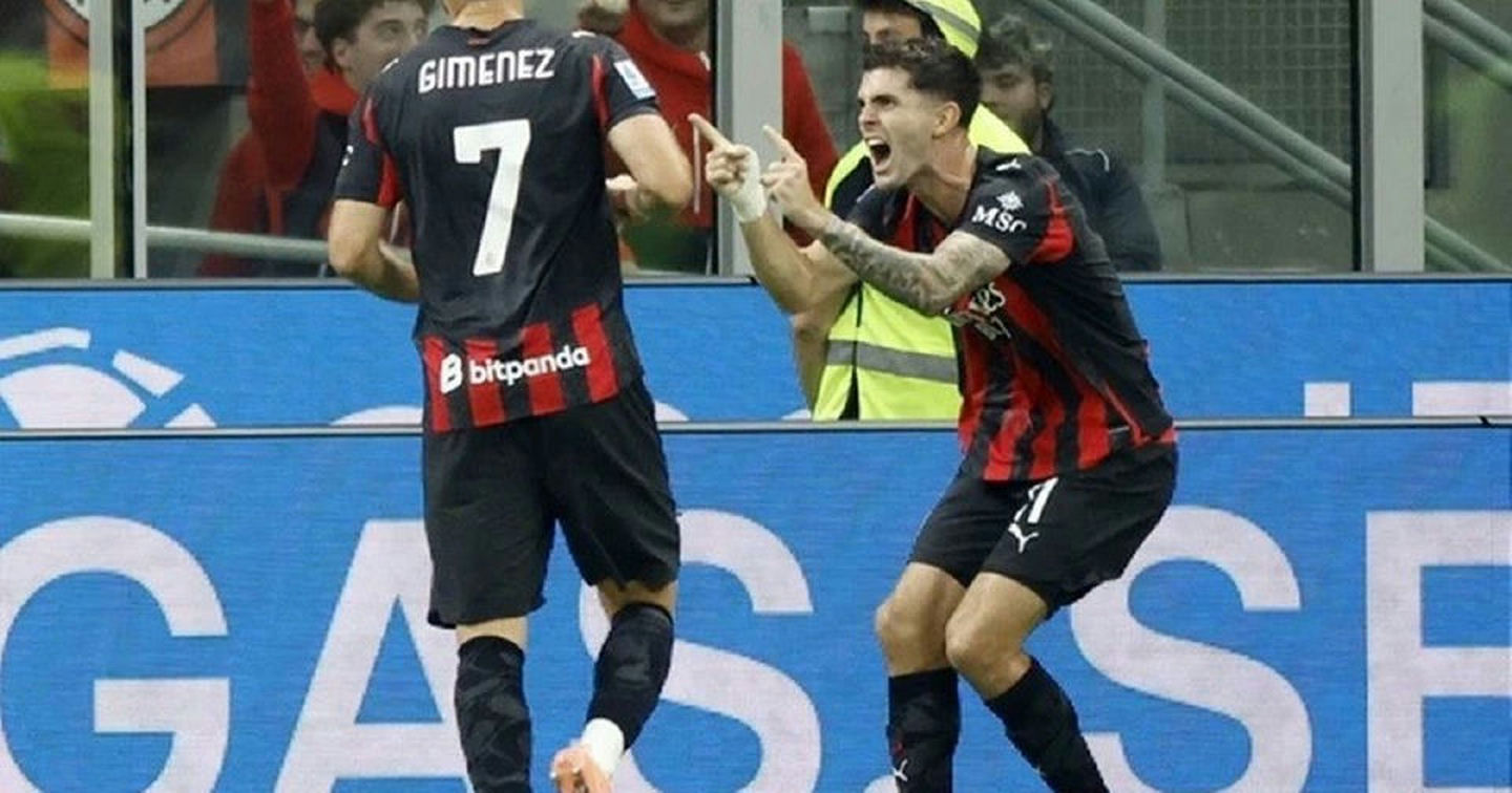AC Milan hạ Napoli trong thế trận thiếu người
