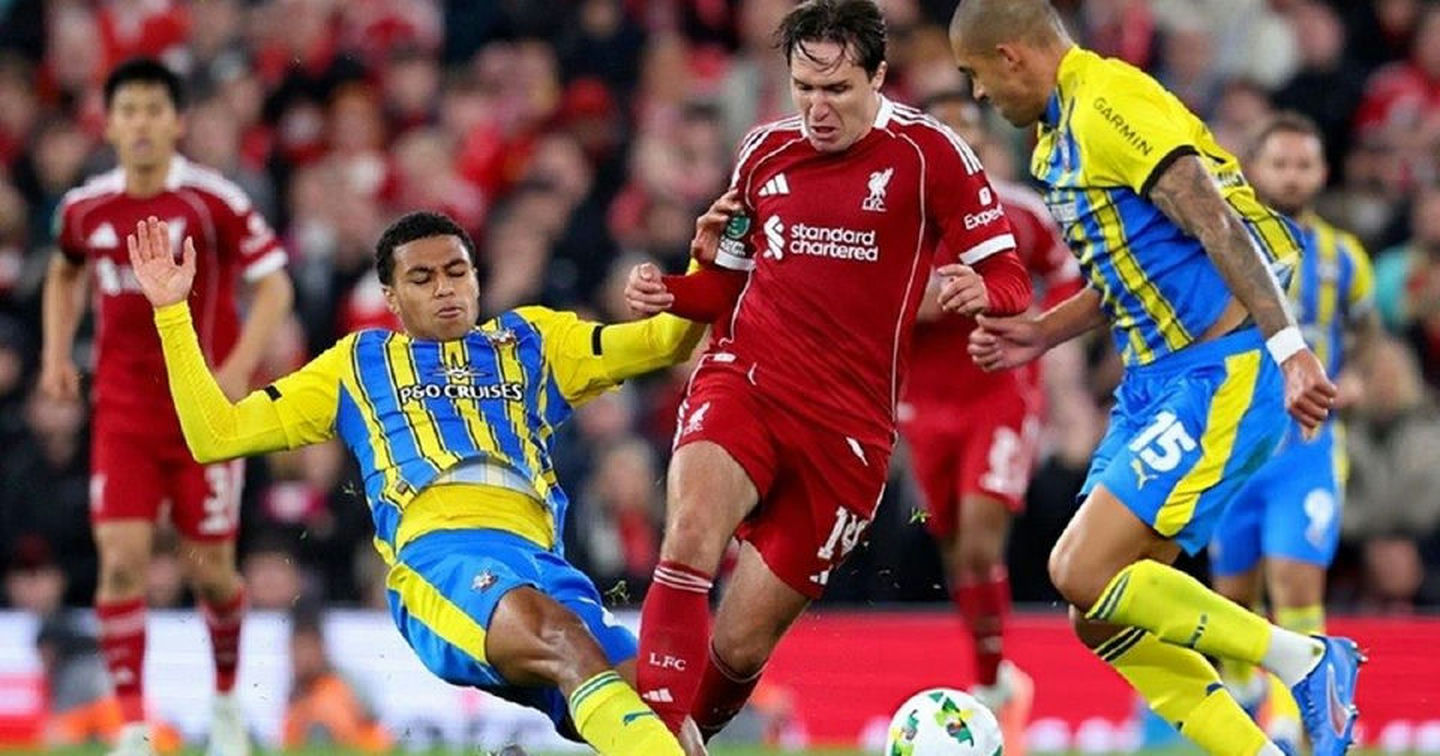 Chelsea và Liverpool nhọc nhằn giành vé đi tiếp tại Cúp Liên đoàn Anh