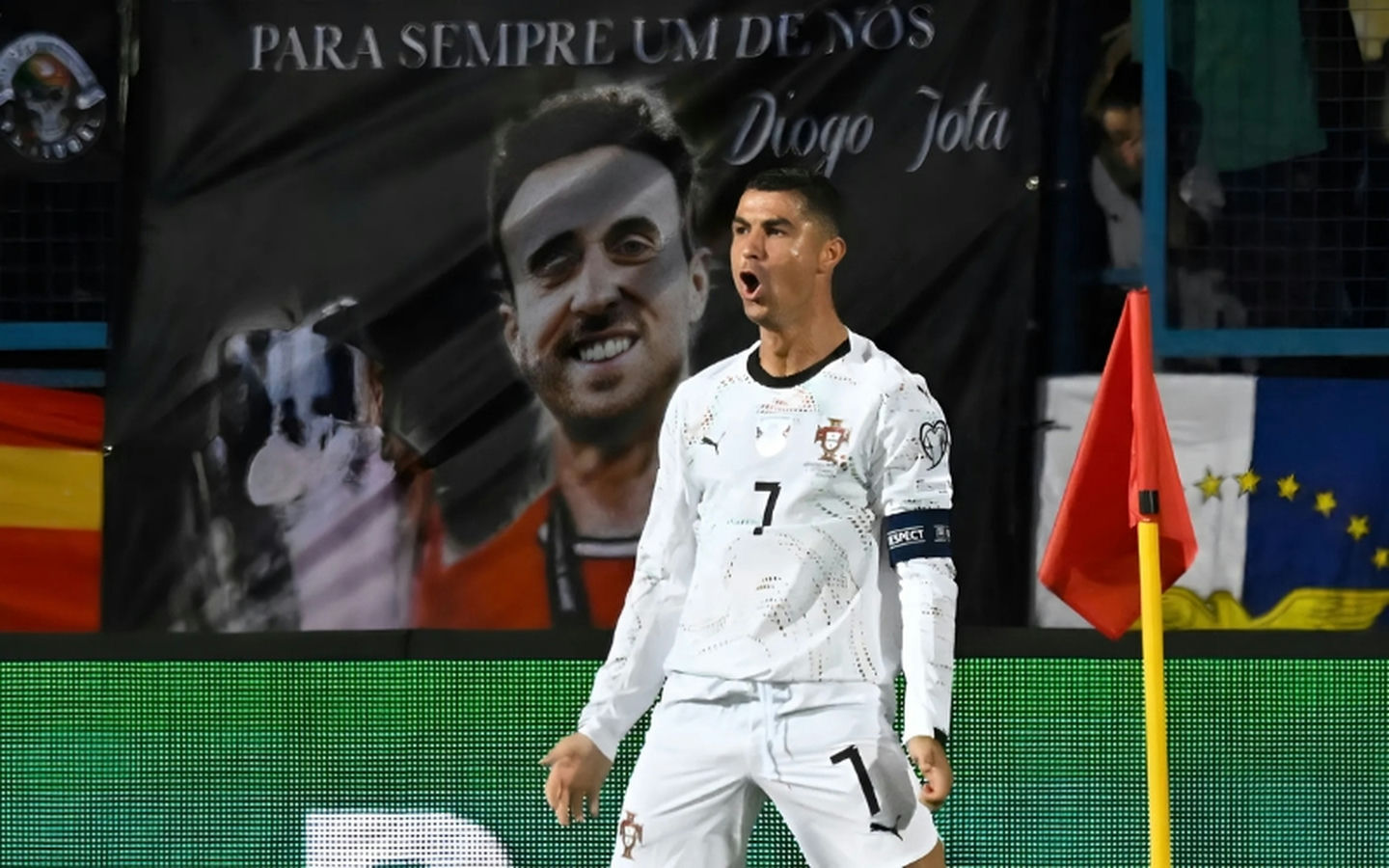 Tuổi tác chỉ là con số với Ronaldo, đẳng cấp ghi bàn không thể bàn cãi