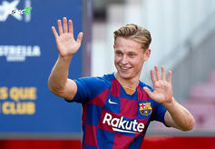 Barcelona gặp khó trong quá trình đàm phán hợp đồng với trụ cột De Jong