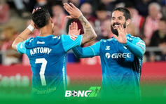 Isco rực sáng đúng ngày sinh nhật, Antony góp 1 “cây nến”