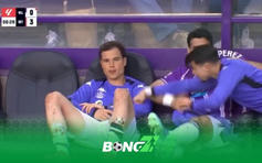 Luis Pérez đấm đồng đội trên ghế dự bị