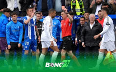Mbappe nhận thẻ đỏ đầu tiên tại Real Madrid