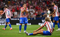 Atletico Madrid hoà 1-1 trước Elche