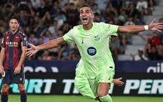 Barca lội ngược dòng trước Levante với chiến thắng 3-2