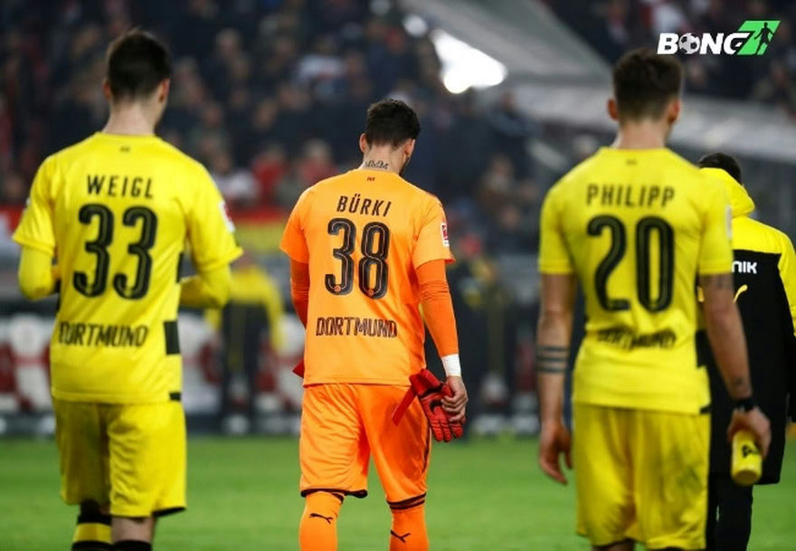 Dortmund họp khẩn sau trận thua sốc