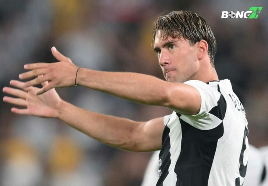 Vlahovic và cuộc đối đầu với cổ động viên Juventus