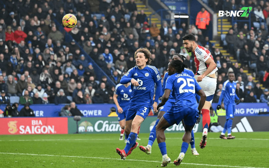 Sang hiệp hai, Arsenal vẫn gặp nhiều khó khăn trong việc tiếp cận khung thành đối phương