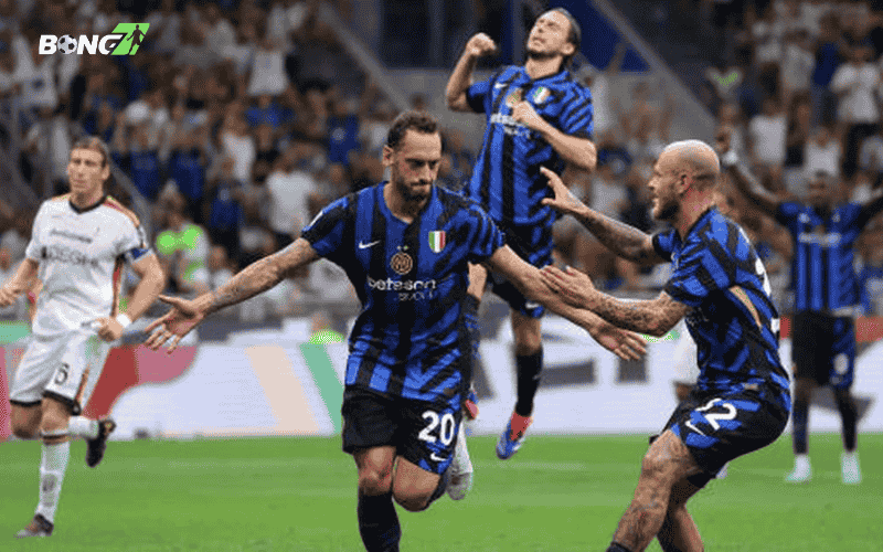 Inter Milan thất bại 0-3 trước Fiorentina một cách đáng thất vọng khi hàng thủ của họ chơi dưới sức và không thể ngăn chặn những pha phản công sắc bén của đội chủ nhà.