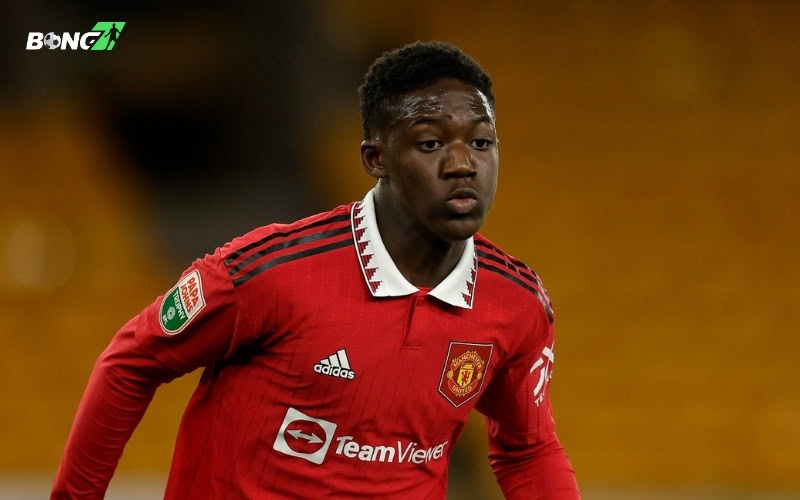 Kobbie Mainoo vắng mặt trong trận thua của MU trước Tottenham