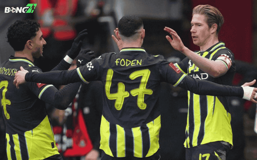 Man City lội ngược dòng nhưng mất Nico Gonzalez vì chấn thương