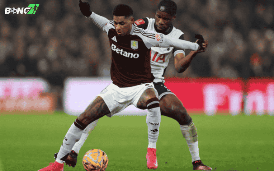 Trong những phút có mặt trên sân, Marcus Rashford lần đầu ra mắt đã thể hiện sự năng nổ và quyết tâm