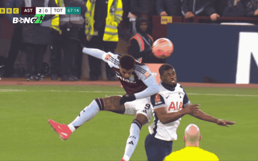 Sau trận đấu, cộng đồng người hâm mộ đã nhanh chóng bày tỏ sự phấn khích về Marcus Rashford lần đầu ra mắt.
