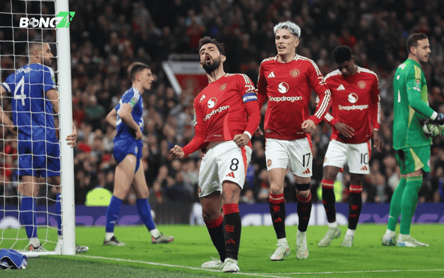 Một điều thú vị là dù cả MU đối đầu Leicester đều đang có mùa giải tệ hại, nhưng ban lãnh đạo hai đội không có ý định thay HLV