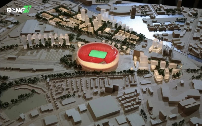 Tiếp tục quá trình tái thiết Old Trafford và Carrington