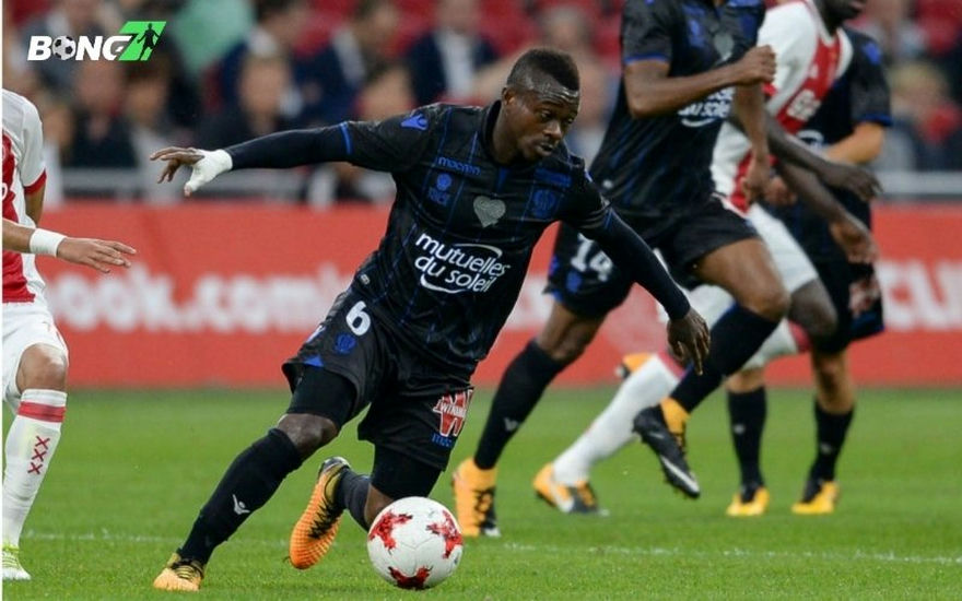 “Điên rồ như mơ”: Niềm vui vỡ òa của Stade Briochin