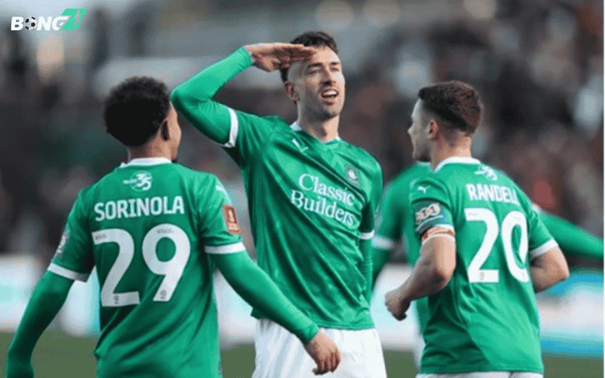 Nikola Katic gãy răng nhưng vẫn thi đấu trọn vẹn thời gian còn lại của trận đấu và góp công lớn vào chiến thắng bất ngờ 1-0 trước Liverpool.
