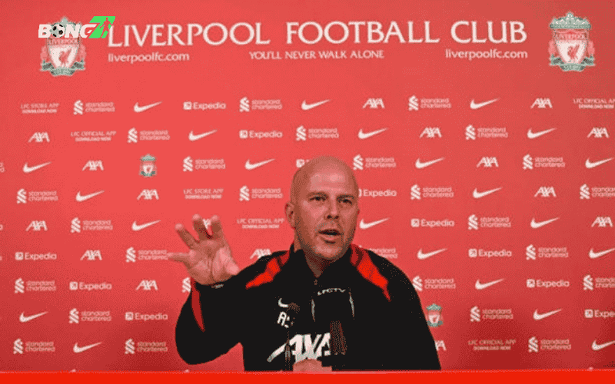 HLV Arne Slot nói gì sau thất bại sốc của Liverpool?