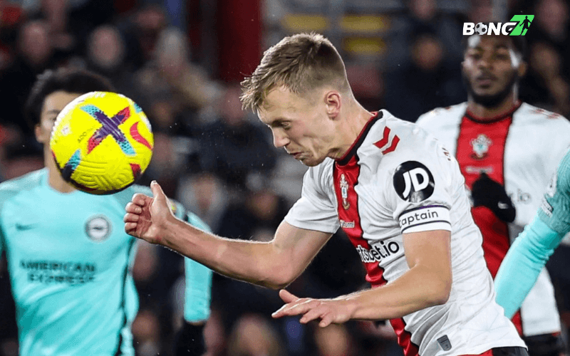 Trái ngược với Brighton, Southampton lại đang rơi vào khủng hoảng