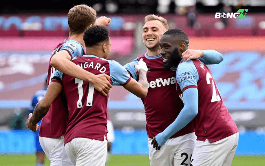 West Ham United đã giành chiến thắng 2-0 trước Leicester City tại sân London vào thứ Năm, tiếp tục chuỗi trận thắng tại Premier League