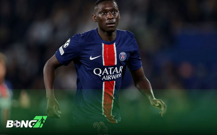 Randal Kolo Muani từ Paris Saint-Germain