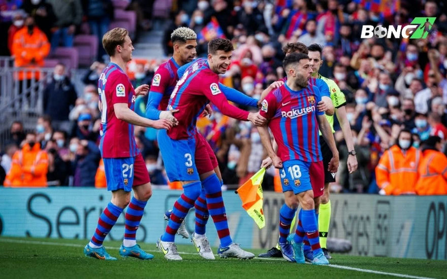 Hàng thủ Barca đang lộ ra vết nứt khó hàn gắn