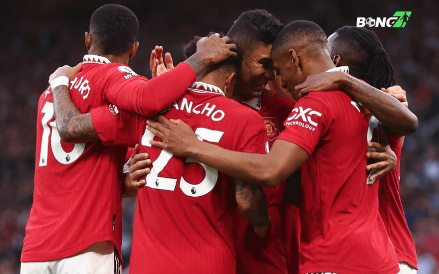 Fulham trả món nợ cũ với MU