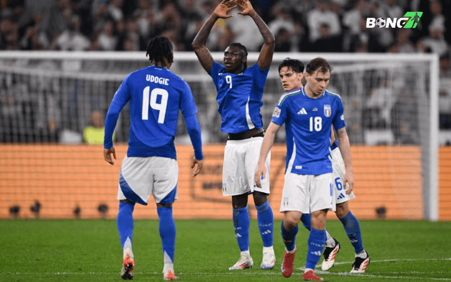 Italia vùng lên mạnh mẽ trong hiệp 2