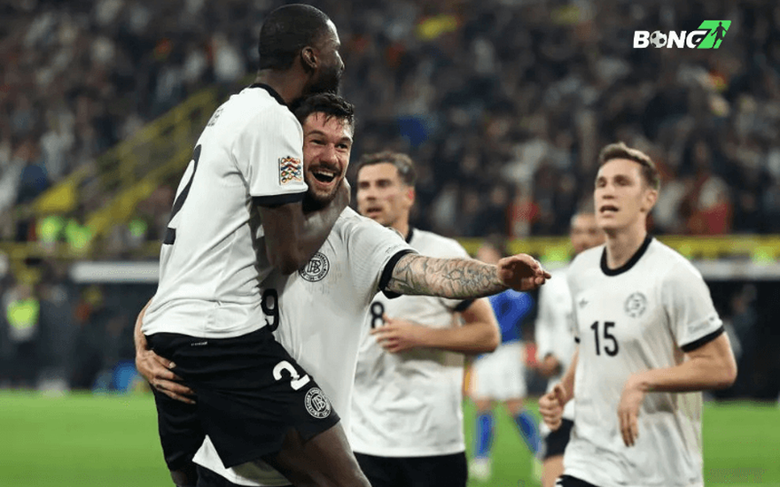 Trận lượt về vòng tứ kết UEFA giữa Đức và Italia tại Signal Iduna Park đã kết thúc đầy kịch tính
