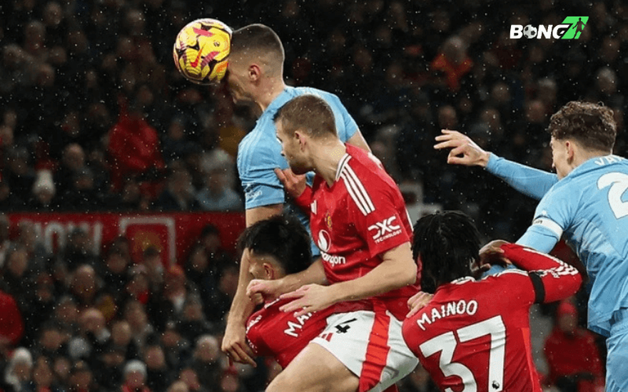 Một trong những điểm yếu lớn nhất của MU trong trận đấu với Fulham chính là vị trí thủ môn