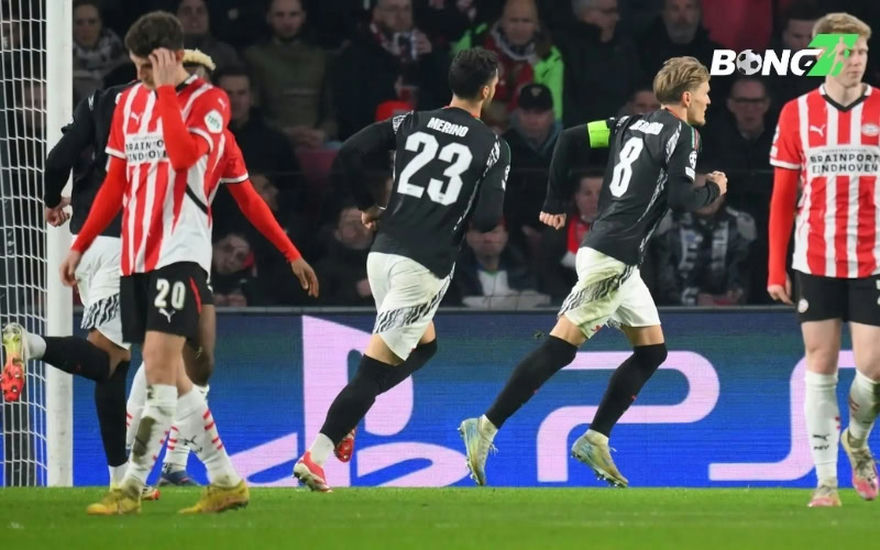 Arsenal “nghiền nát” PSV