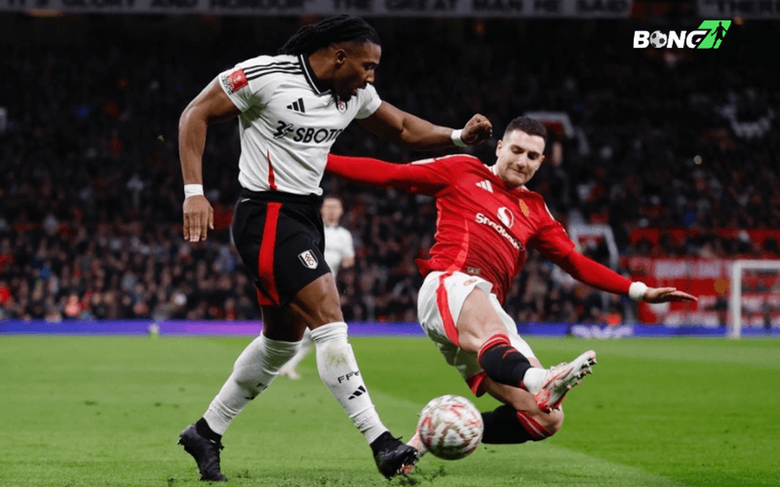 MU đã chính thức trở thành cựu vương FA Cup sau khi nhận thất bại trước Fulham trên chấm luân lưu