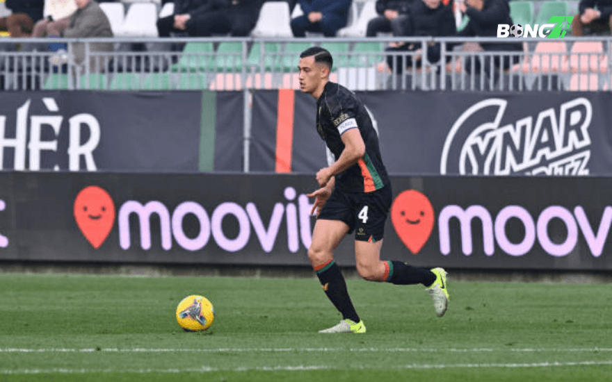 Napoli thêm bất lợi trong cuộc đua vô địch