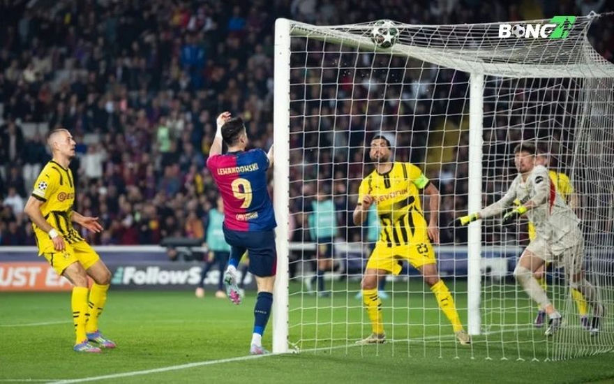 Gnabry tỏa sáng, giúp Bayern thay đổi cục diện