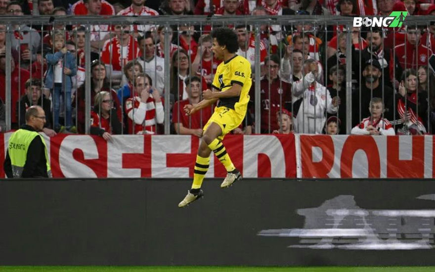 Trận Der Klassiker giữa Bayern Munich vs Borussia Dortmund kết thúc với tỷ số hòa 2-2