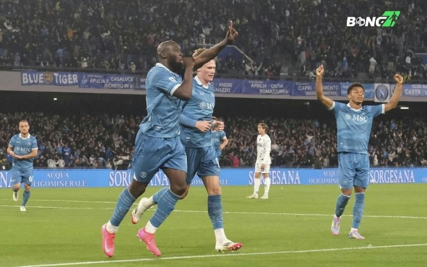Scott McTominay và Romelu Lukaku đã tỏa sáng giúp Napoli đánh bại Empoli 3-0