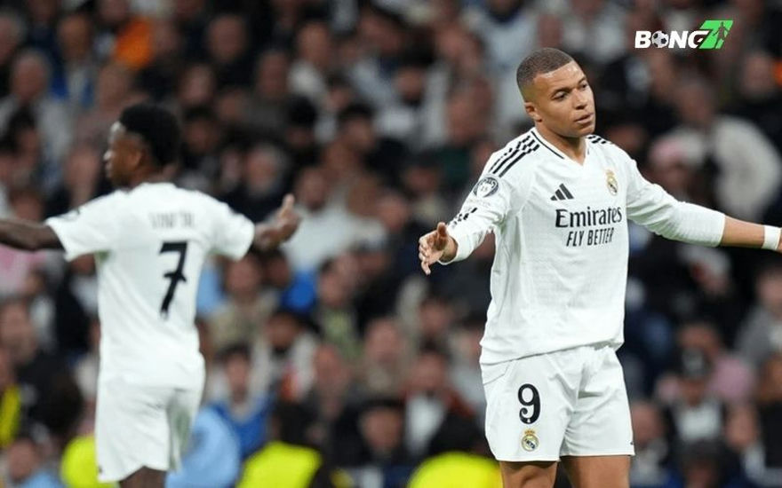 Real Madrid gây tranh cãi về cách hành xử sau trận đấu chung kết với Barca