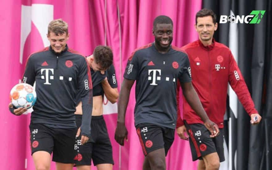 Bayern rất mong chờ sự tái xuất của Upamecano