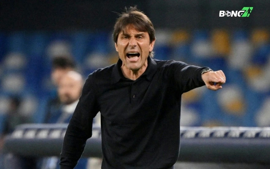 Căng thẳng âm ỉ giữa De Laurentiis và Conte