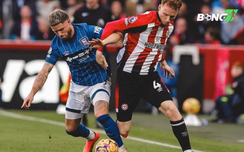 Brentford lép vế trên sân nhà của Ipswich