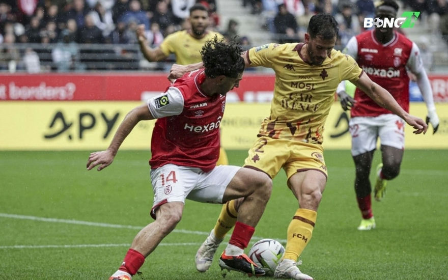 Ở chiều ngược lại, Metz hành quân đến Stade Auguste-Delaune với tinh thần cao