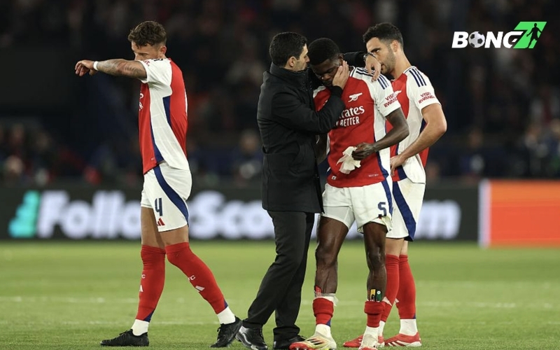 Arsenal thua đáng tiếc trước PSG