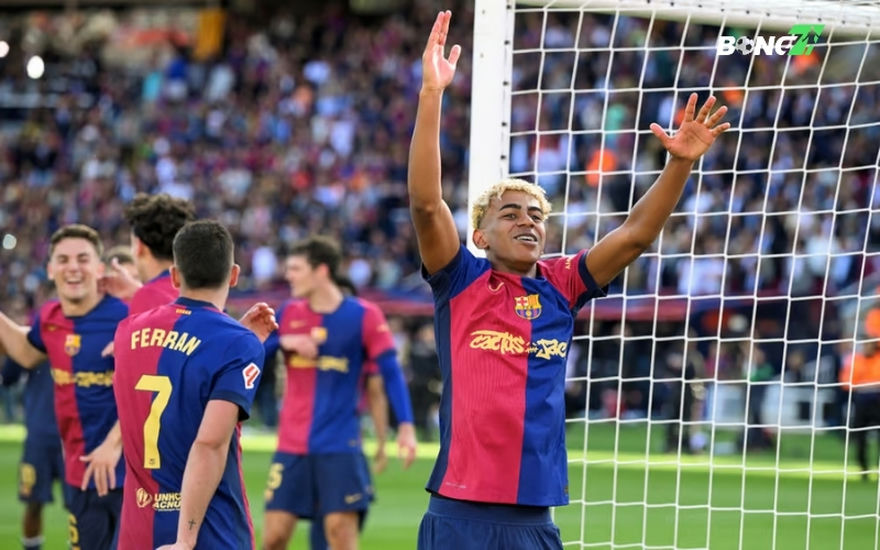 Camp Nou ngày trở lại và biểu tượng của khởi đầu mới