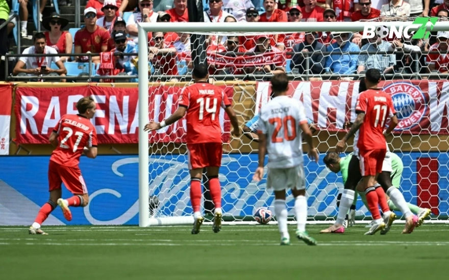 Benfica sớm ghi bàn mở tỷ số trong hiệp đấu đầu tiên