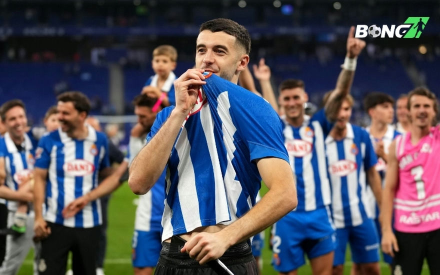 Cậu ấy còn trẻ, và Barca là bước tiến lớn trong sự nghiệp
