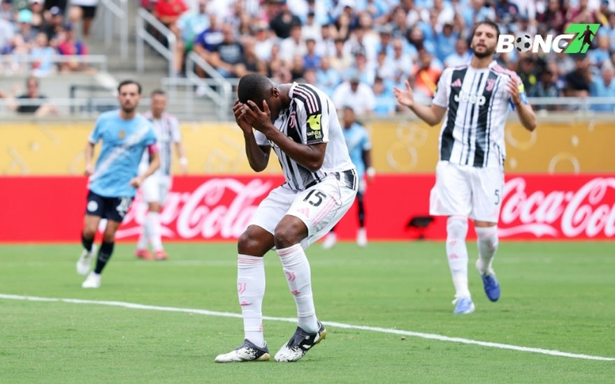 Juventus nỗ lực nhưng còn khá lóng ngóng trong các pha phối hợp